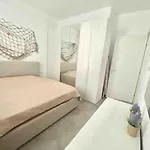 Manalu Home, Gjiri I Lalezit, Lura 3