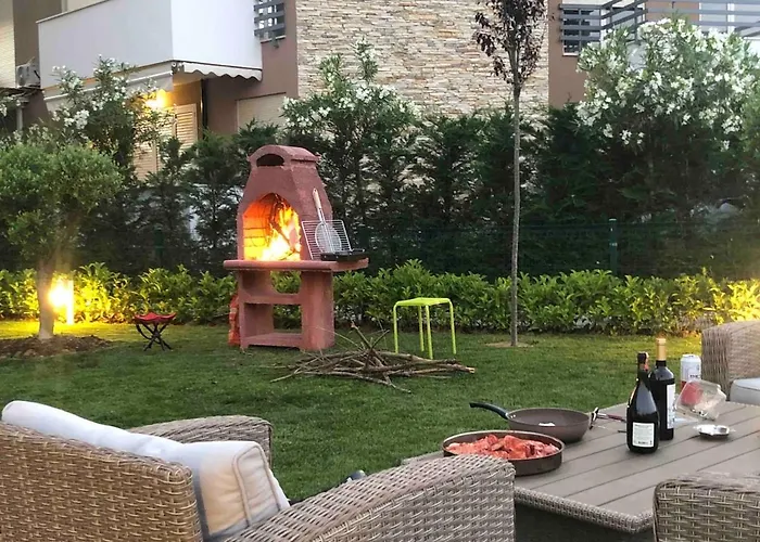 Manalu Home, Gjiri I Lalezit, Lura 3 *