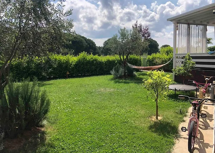 Manalu Home, Gjiri I Lalezit, Lura 3 *