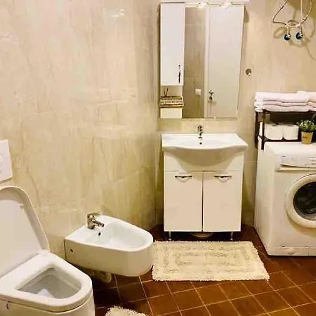 Manalu Home, Gjiri I Lalezit, Lura 3 *