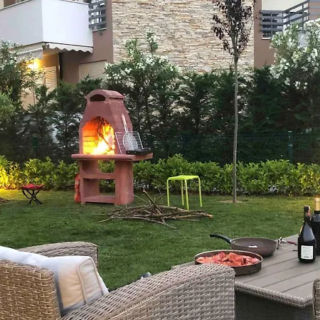 Manalu Home, Gjiri I Lalezit, Lura 3 *